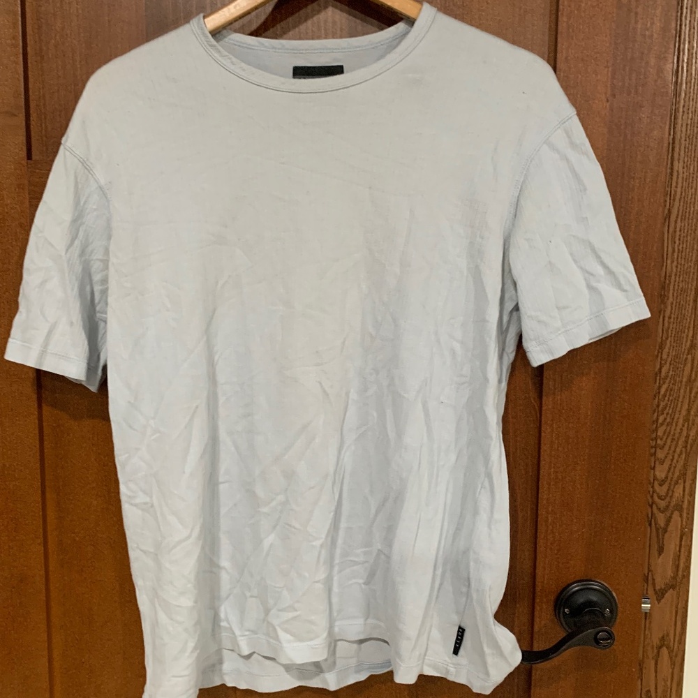 Men’s guess shirt
